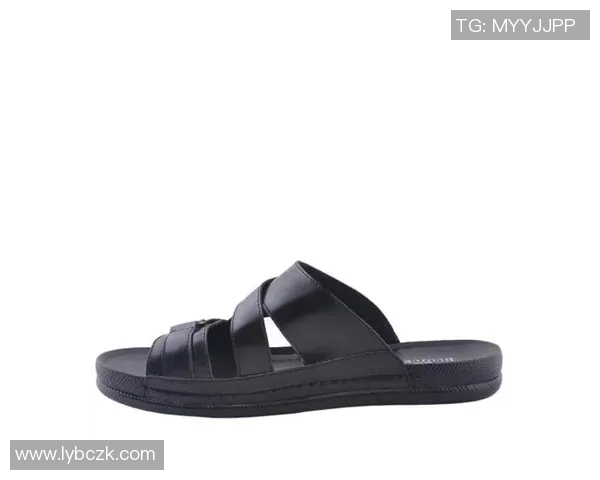 足球明星夏季休闲拖鞋推荐时尚与舒适兼具的完美选择